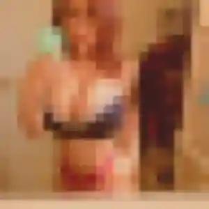 Rencontre Rebecca, 27 ans à Clamart gratuitement