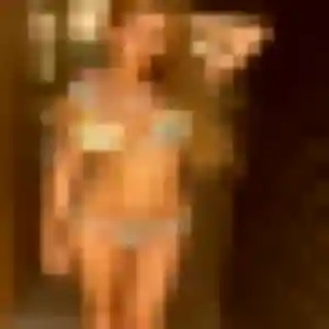 Estee, femme de 23 ans propose rencontre adulte à Creuzier-le-Vieux