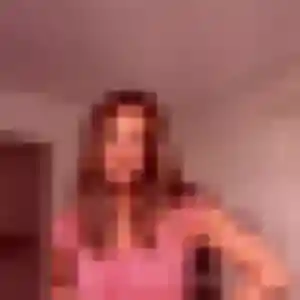 Erika, 25 ans, connectée à Ecquevilly pour un rencontre adulte