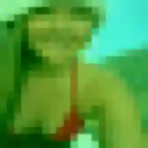 Roxane, 25 ans, en ligne à Guînes pour une rencontre coquine