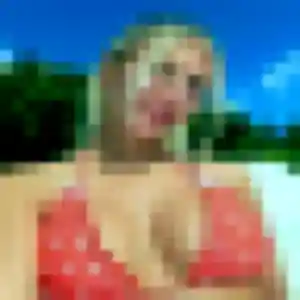 Christelle, 33 ans, en ligne à Houdan pour une rencontre coquine