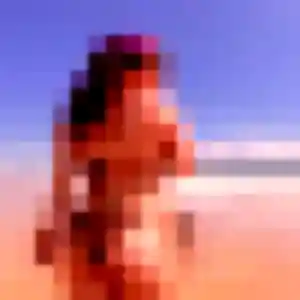 Flore, 22 ans, en ligne à Houdan pour un rencontre adulte