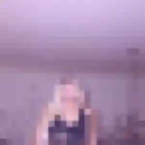 Photo privée de Bernadette, 27 ans à La Ville-du-Bois - rencontre coquine