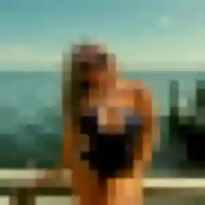 Photo privée de Agathe, 28 ans à Le Mesnil-le-Roi - plan discret