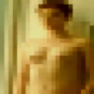 Constance, 34 ans, connectée à Neuville-sur-Saône pour une rencontre coquine