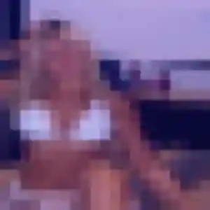Alix, 24 ans, connectée à Proville pour un rencontre adulte