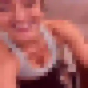 Découvre Tessa, 44 ans à Saint-Clair-du-Rhône en privé