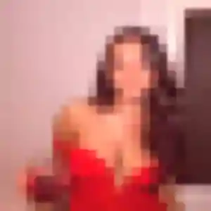 Samantha, 30 ans, connectée à Saint-Cyr-en-Val pour un rencontre adulte