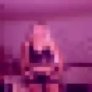 Rencontre Ninon, 21 ans à Villeneuve-de-Berg en privé