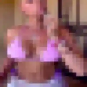 Découvre Faustine, 28 ans à Villers-Saint-Paul en privé