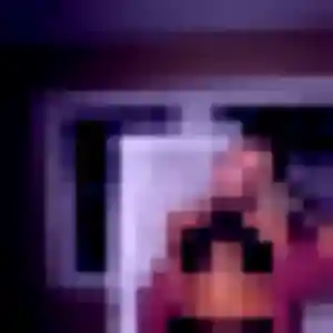 Karen, 28 ans, en ligne à Viroflay pour un rencontre adulte